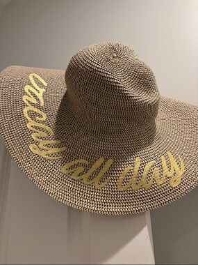 NWT Women’s Wide Brim Straw Sun Hat with Gold Script